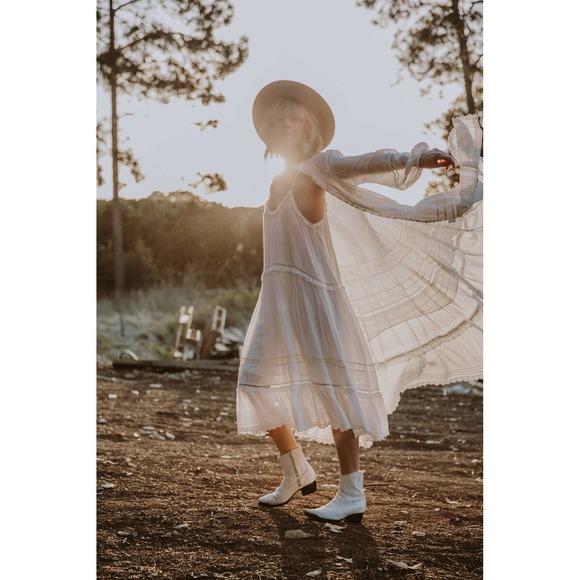 Spell & The Gypsy Collective Hanging Rock Lace Midi Dress Size XS NWT White - Picture 14 of 17